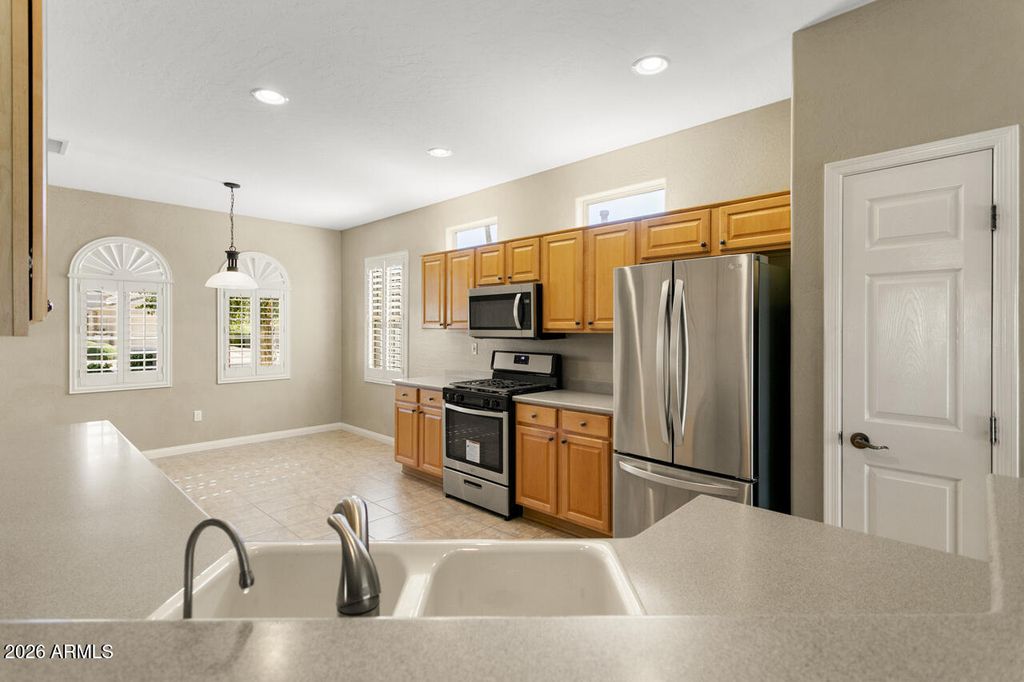 Image 16 of property listing at 15478 W MOONLIGHT Way, Surprise, AZ 85374