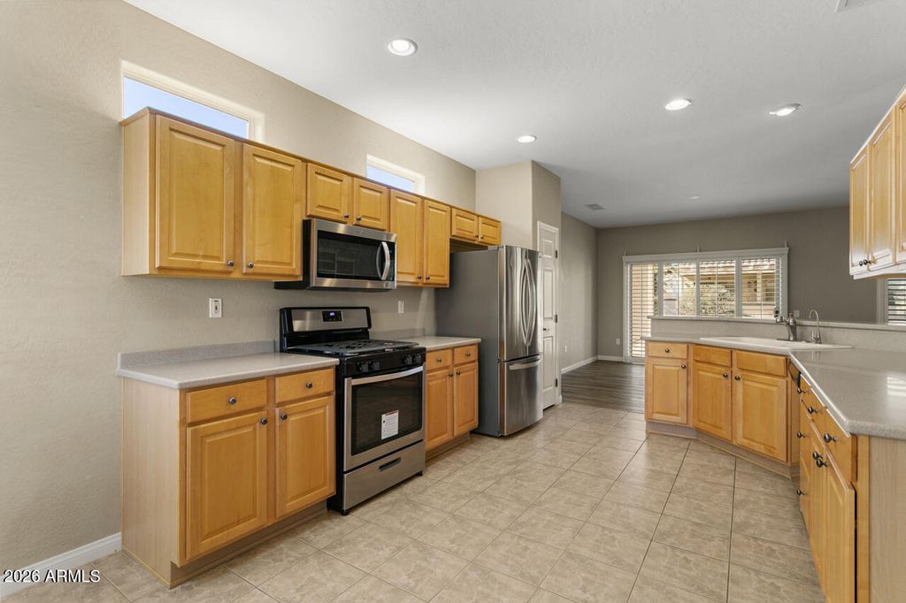 Image 19 of property listing at 15478 W MOONLIGHT Way, Surprise, AZ 85374