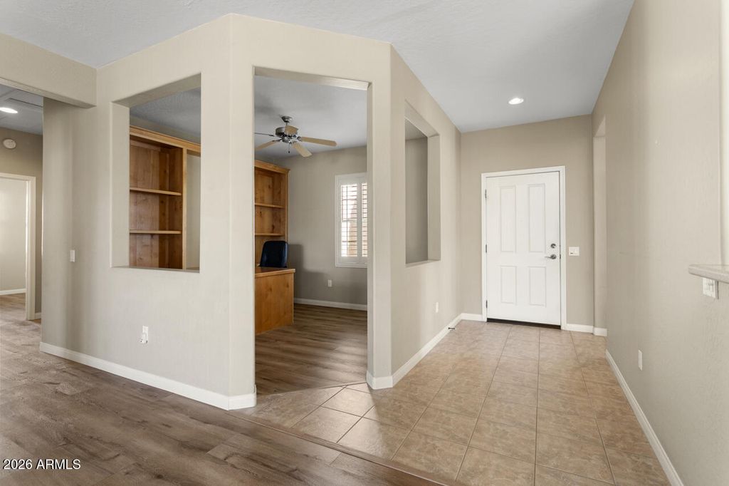 Image 4 of property listing at 15478 W MOONLIGHT Way, Surprise, AZ 85374