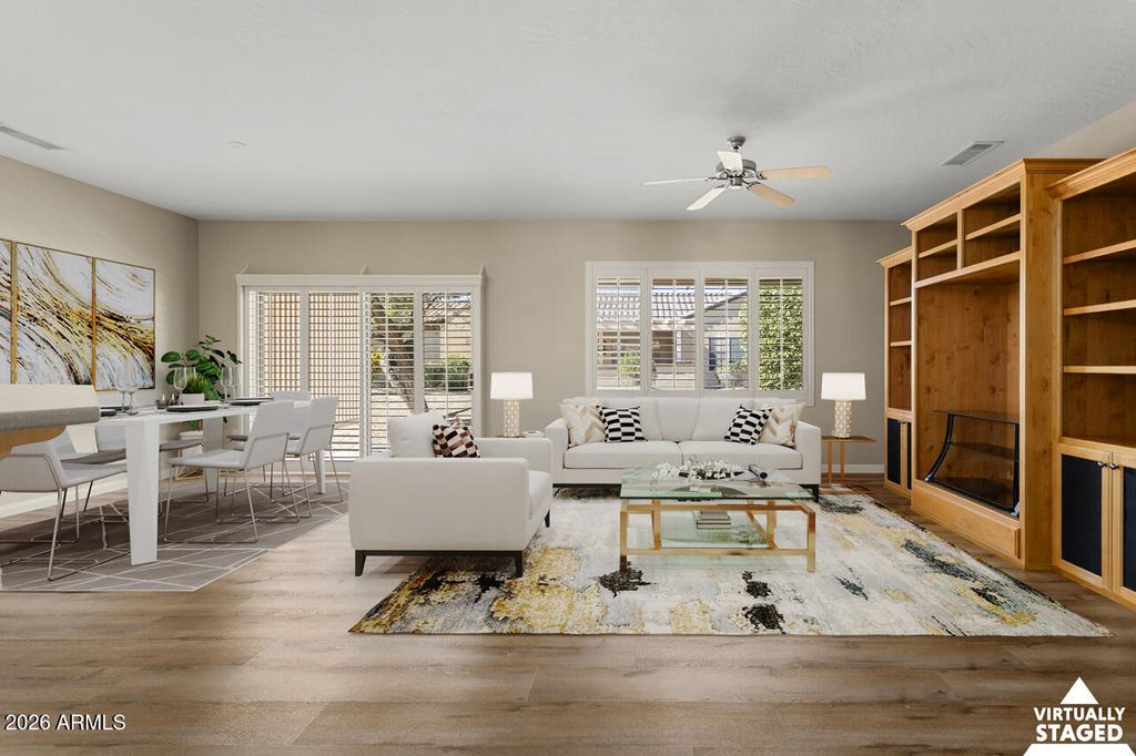 Image 8 of property listing at 15478 W MOONLIGHT Way, Surprise, AZ 85374