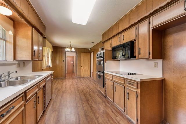 135 S Capri Drive, Duncanville, TX 75116