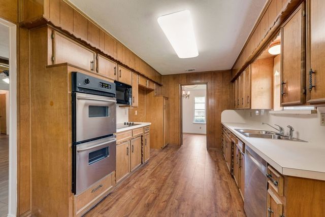 135 S Capri Drive, Duncanville, TX 75116