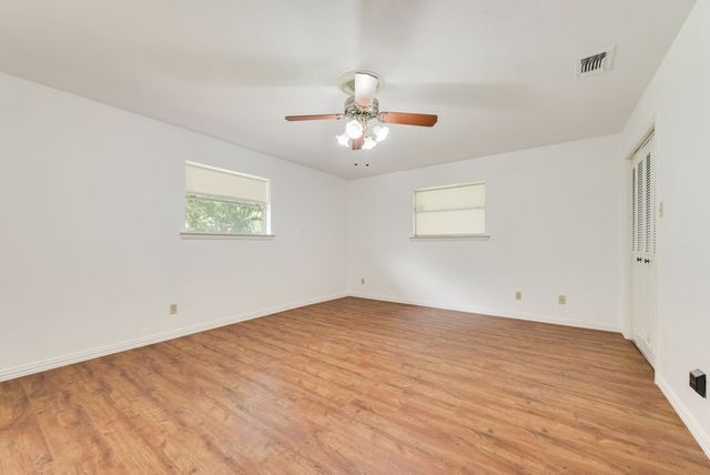 135 S Capri Drive, Duncanville, TX 75116