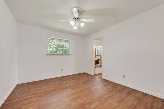 135 S Capri Drive, Duncanville, TX 75116