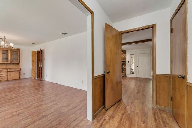 135 S Capri Drive, Duncanville, TX 75116