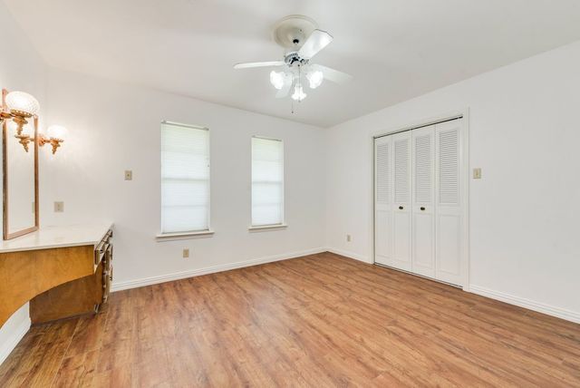 135 S Capri Drive, Duncanville, TX 75116