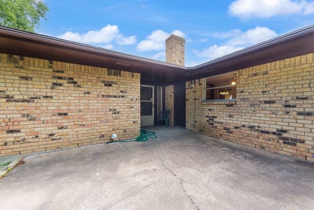 135 S Capri Drive, Duncanville, TX 75116