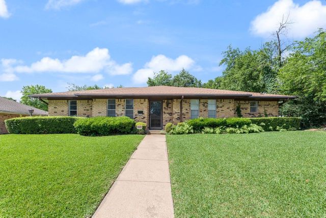 135 S Capri Drive, Duncanville, TX 75116