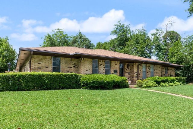 135 S Capri Drive, Duncanville, TX 75116