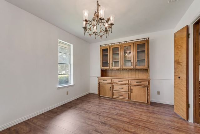 135 S Capri Drive, Duncanville, TX 75116