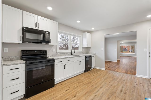 928 CENTER PLACE SW, Birmingham, AL 35211