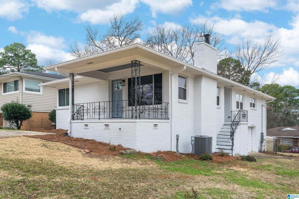 928 CENTER PLACE SW, Birmingham, AL 35211