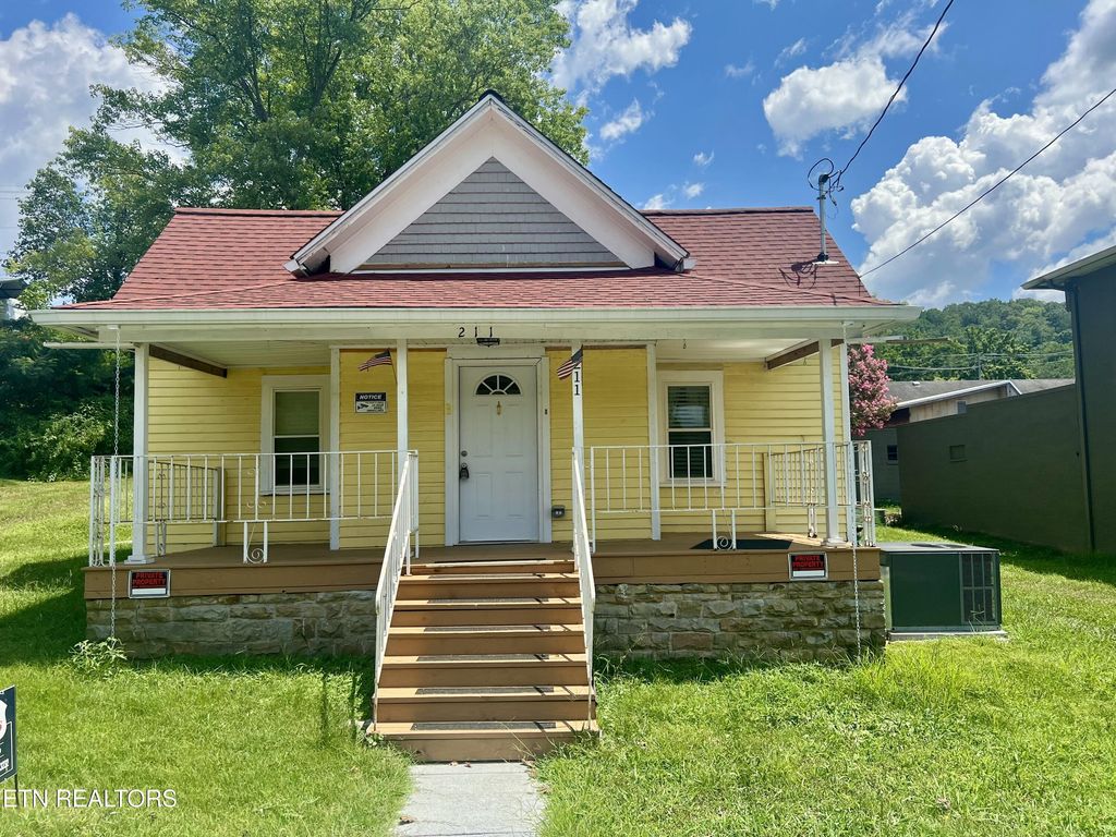 211 Kingston Ave, Oliver Springs, TN 37840