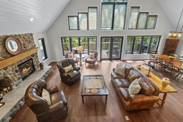 W2247 Beulah Heights ROAD, East Troy, WI 53120