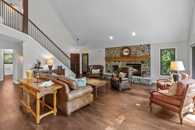 W2247 Beulah Heights ROAD, East Troy, WI 53120