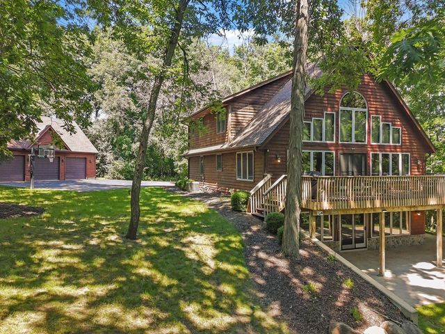 W2247 Beulah Heights ROAD, East Troy, WI 53120