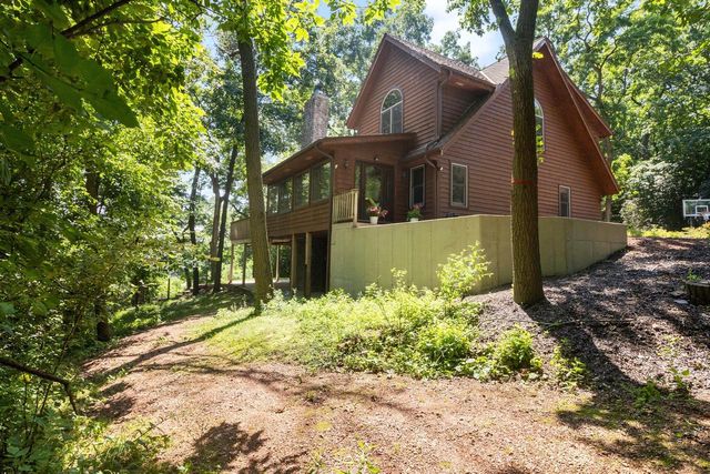 W2247 Beulah Heights ROAD, East Troy, WI 53120
