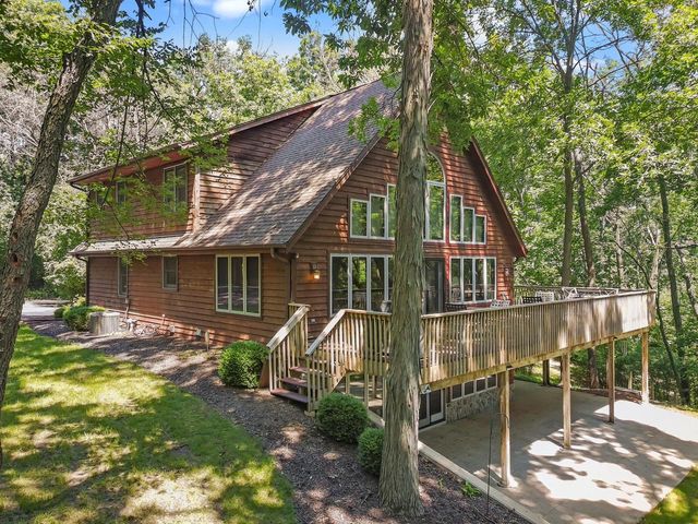 W2247 Beulah Heights ROAD, East Troy, WI 53120