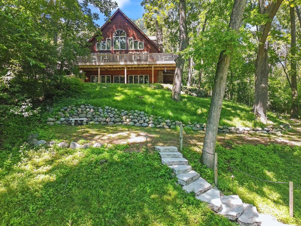 W2247 Beulah Heights ROAD, East Troy, WI 53120