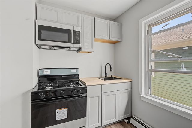 142 Oxford Street, Providence, RI 02905