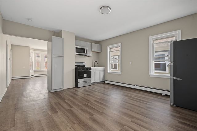 142 Oxford Street, Providence, RI 02905