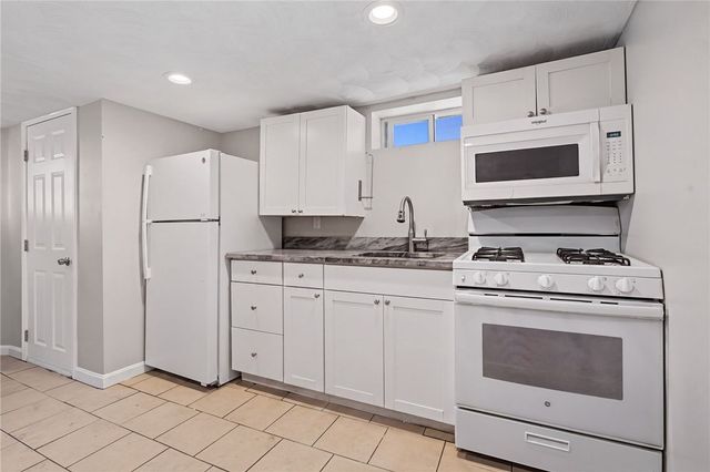 142 Oxford Street, Providence, RI 02905