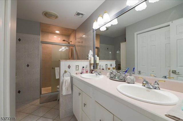 7 Brookside Hts F, Wanaque Boro, NJ 07465