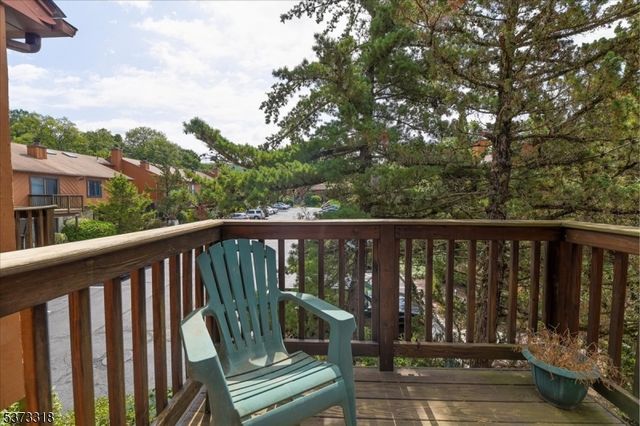 7 Brookside Hts F, Wanaque Boro, NJ 07465