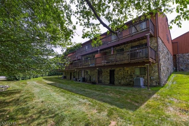 7 Brookside Hts F, Wanaque Boro, NJ 07465