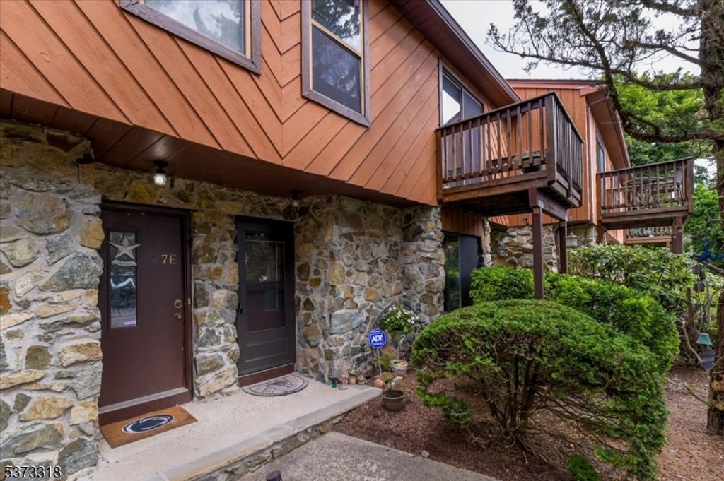 7 Brookside Hts F, Wanaque Boro, NJ 07465