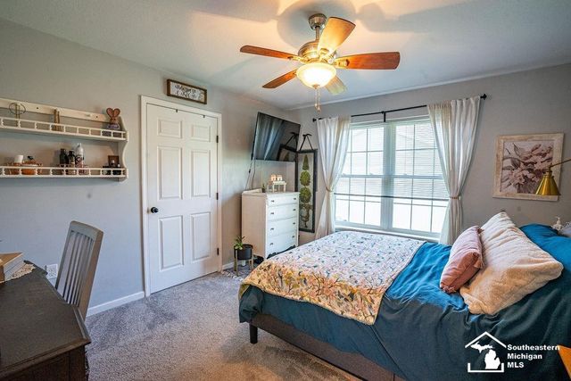 1068 Summer Grove Lane, Monroe, MI 48162