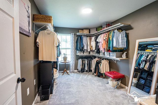 1068 Summer Grove Lane, Monroe, MI 48162