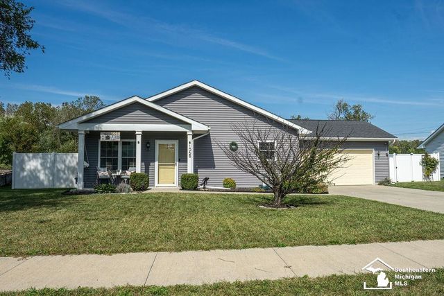 1068 Summer Grove Lane, Monroe, MI 48162