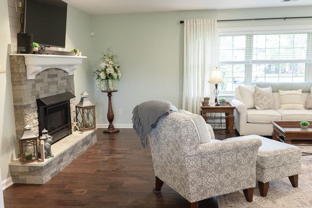300 E Scotts Ferry Road, Versailles, KY 40383