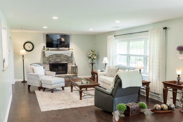 300 E Scotts Ferry Road, Versailles, KY 40383