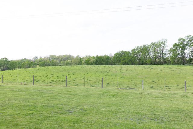 300 E Scotts Ferry Road, Versailles, KY 40383