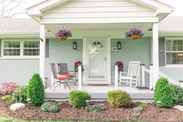 300 E Scotts Ferry Road, Versailles, KY 40383