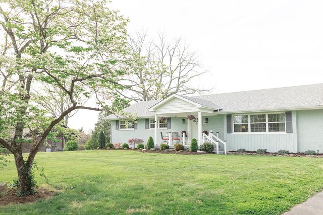 300 E Scotts Ferry Road, Versailles, KY 40383