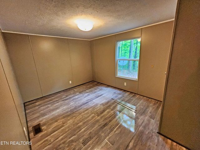 334 Corrington Lane, Lafollette, TN 37766