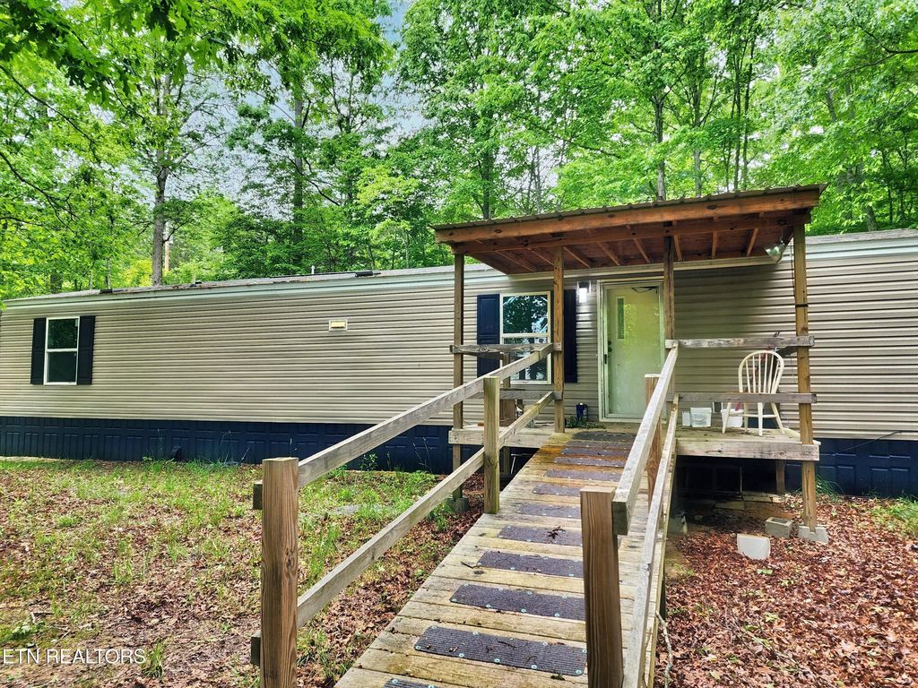334 Corrington Lane, Lafollette, TN 37766