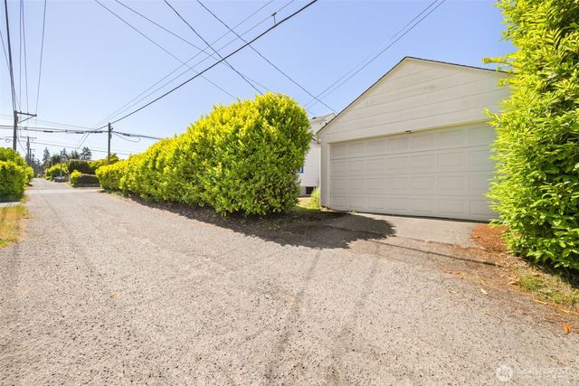 218 S Jones Street, Port Angeles, WA 98362