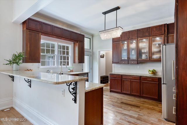 251 S Craft Street, Holly Springs, MS 38635