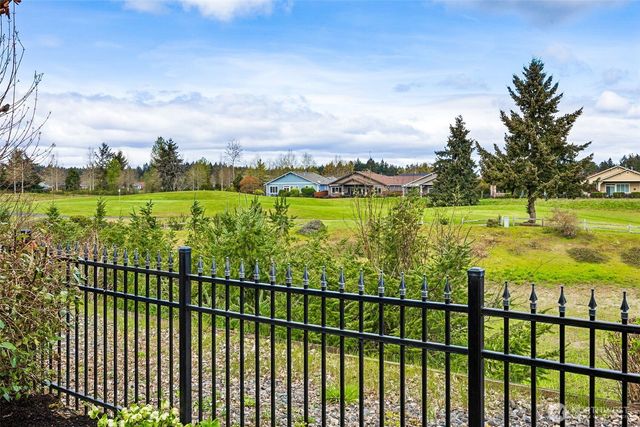 8633 Bainbridge Loop NE, Lacey, WA 98516