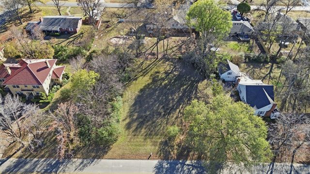 1724 E 8th Street, Okmulgee, OK 74447