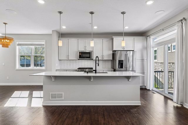 4297 Corn Silk Lane, Woodbury, MN 55129