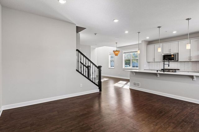 4297 Corn Silk Lane, Woodbury, MN 55129