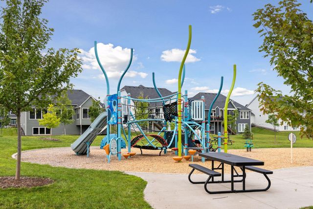 4297 Corn Silk Lane, Woodbury, MN 55129