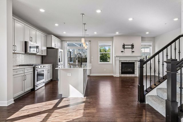 4297 Corn Silk Lane, Woodbury, MN 55129
