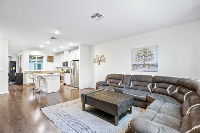 4174 Sally Ride Way, Sacramento, CA 95834