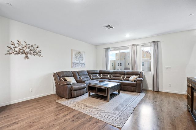 4174 Sally Ride Way, Sacramento, CA 95834